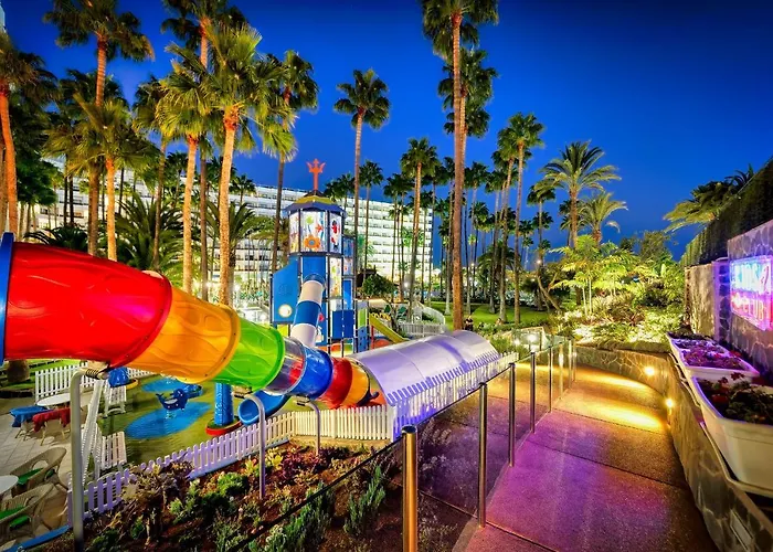 Bull Eugenia Victoria & פלאייה דל אינגלז