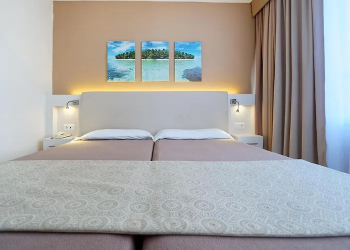 Bull Eugenia Victoria & מלון פלאייה דל אינגלז