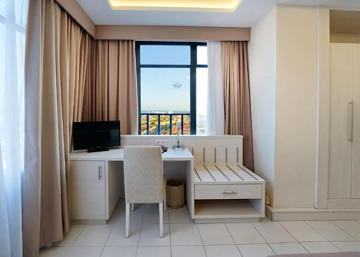 Bull Eugenia Victoria & Hotel 3*