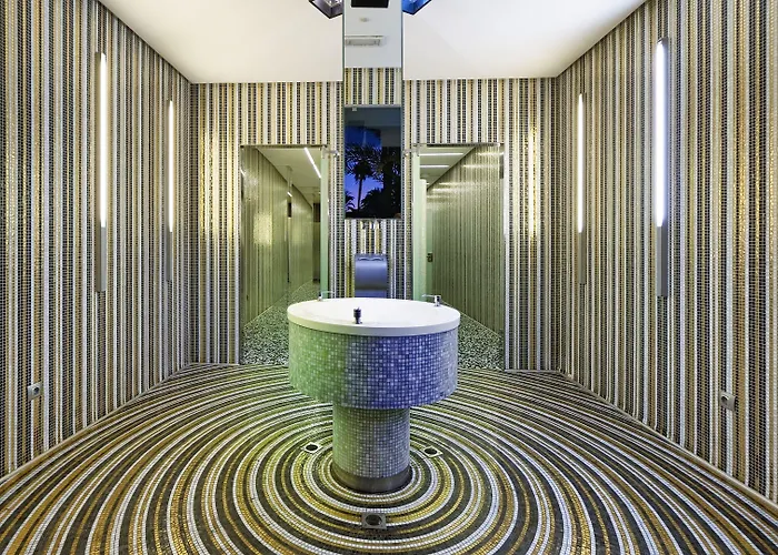 Bull Eugenia Victoria & 3*