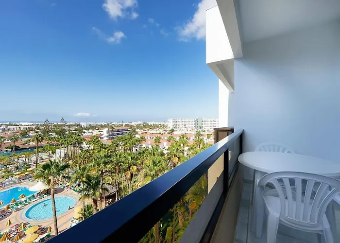 Bull Eugenia Victoria & プラヤ・デル・イングレス