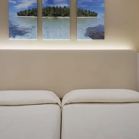 Bull Eugenia Victoria & 3*