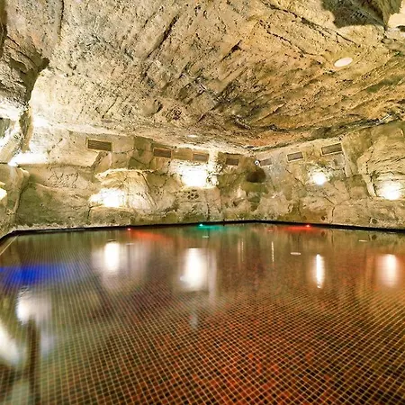 Bull Eugenia Victoria &