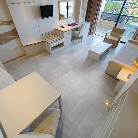 Bull Eugenia Victoria &