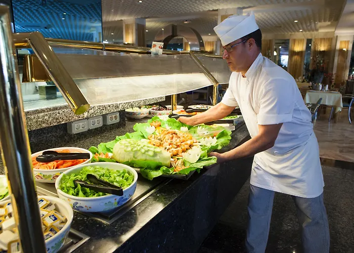 Bull Eugenia Victoria & Готель 3*