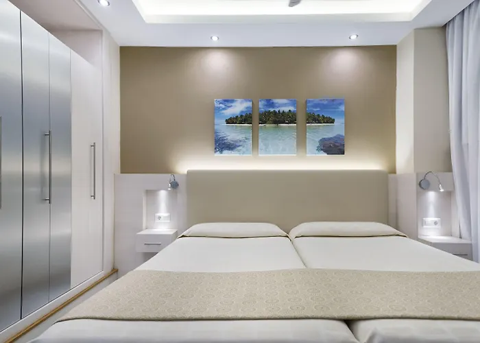 Bull Eugenia Victoria & 3*