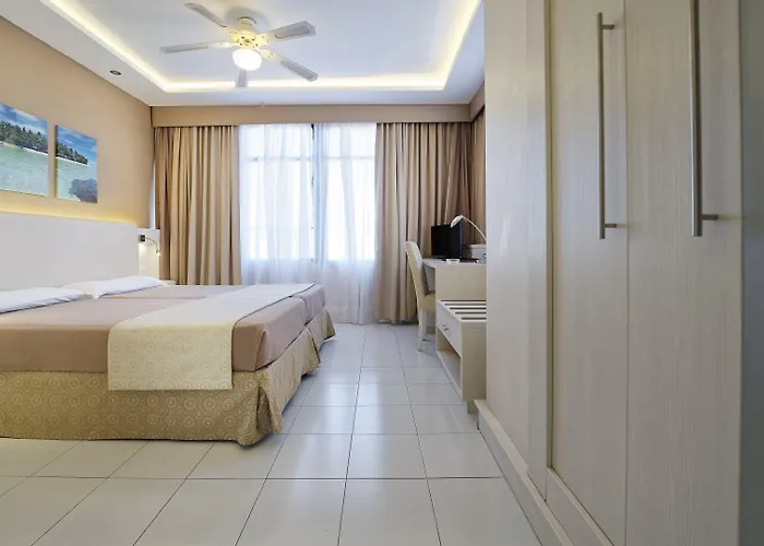 Bull Eugenia Victoria & 3*