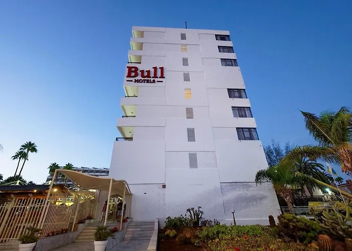 Bull Eugenia Victoria & 3*