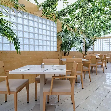 Готель Bull Eugenia Victoria &